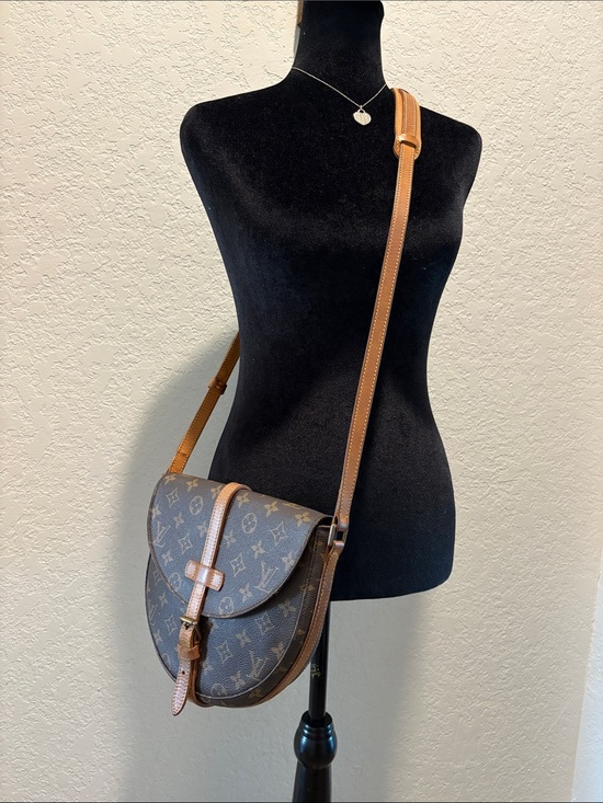 Louis Vuitton Handbags - Louis Vuitton Monogram Canvas Crossbody Bag in Brown and Tan